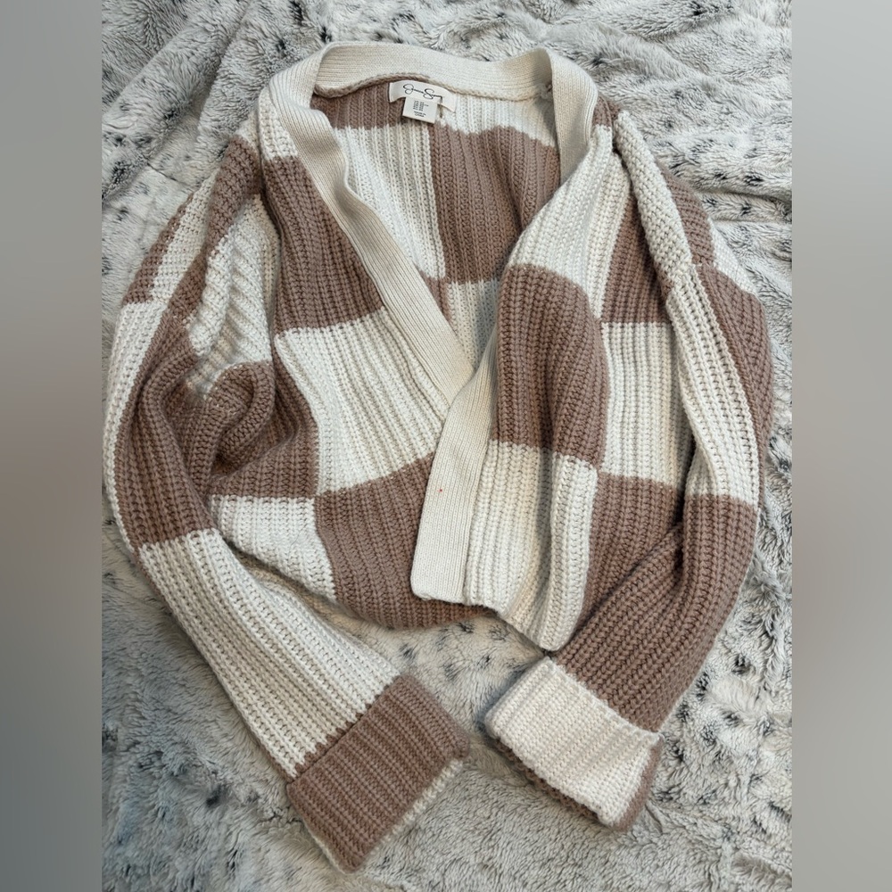 Jessica Simpson cropped sweater